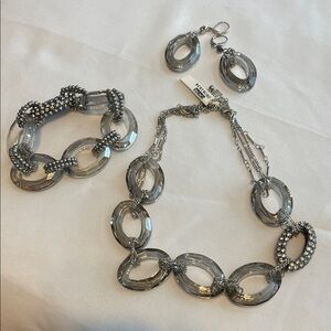 Cache Elegant Silver Jewelry Set